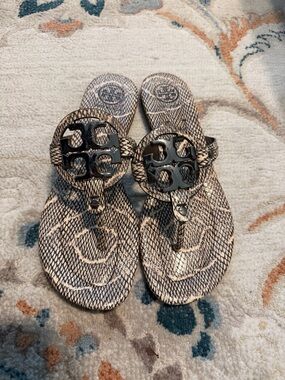 Tory Burch Snake-Print Miller Thong Sandal with Black Logo Size 10